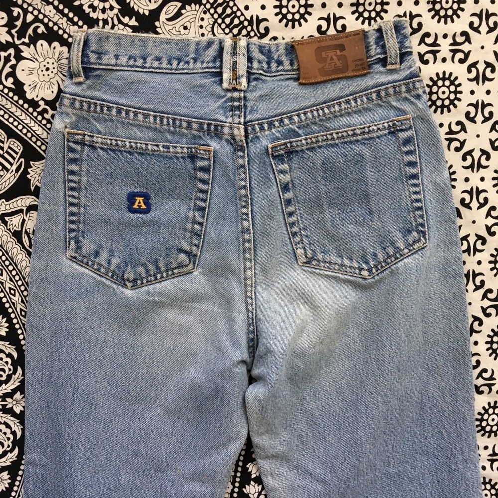 Vintage Frayed Mom Jeans - Picture 4 of 7